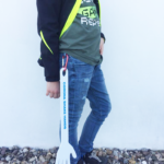 mit Karabiner an der Hose